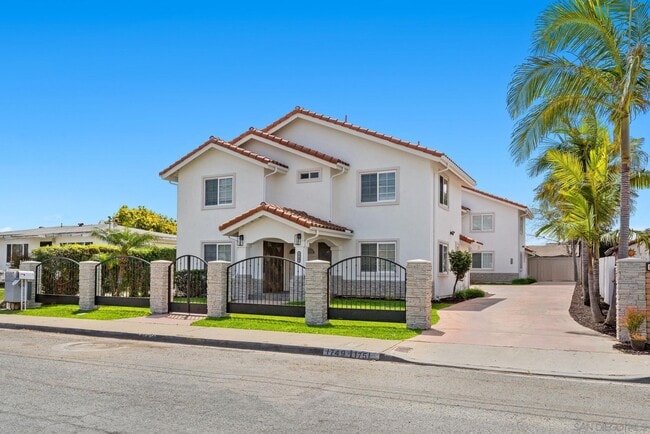 1749 Dahlia Ave in San Diego, CA - Building Photo - Building Photo