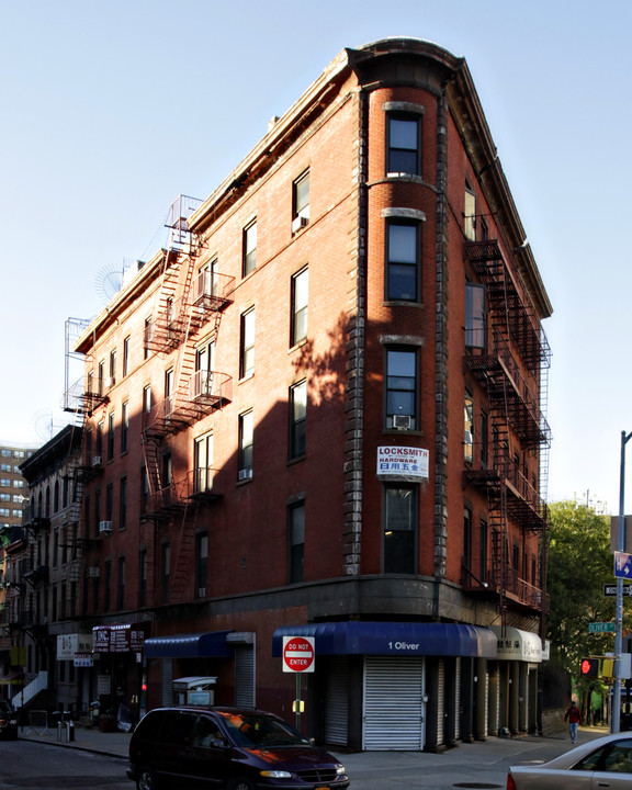 1-7 Oliver St in New York, NY - Building Photo