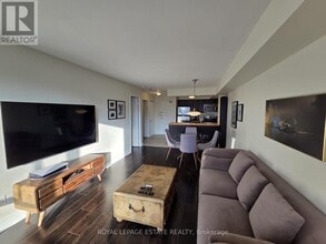 117 Gerrard St E in Toronto, ON - Building Photo - Building Photo