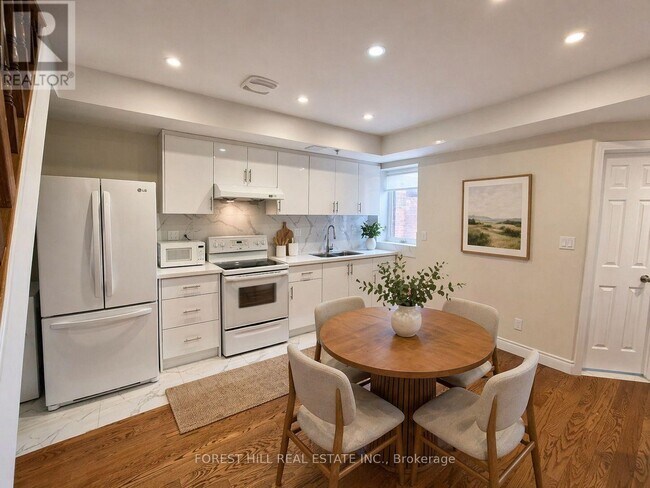 757 Ossington Ave in Toronto, ON - Building Photo - Building Photo