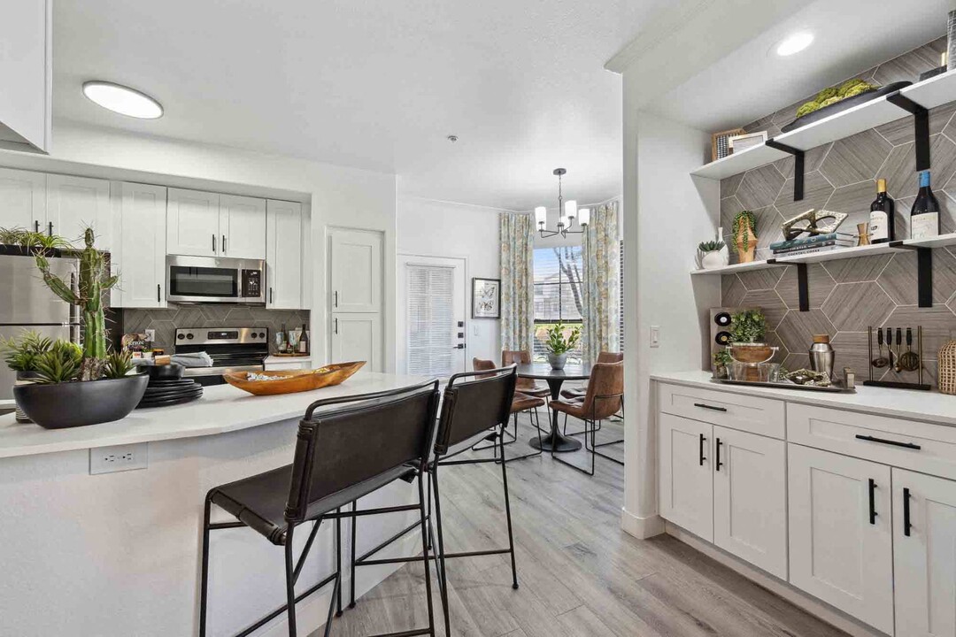 Zone Apartments in Glendale, AZ - Building Photo