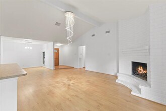 15823 Fox Springs Dr in Houston, TX - Building Photo - Building Photo
