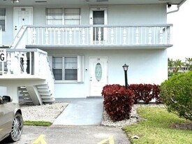 104 Kent St in West Palm Beach, FL - Building Photo
