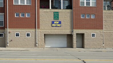 Clybourn Place Apartments in Milwaukee, WI - Building Photo - Building Photo