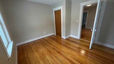 108 Parsons St, Unit 1 in Easthampton, MA - Building Photo - Building Photo