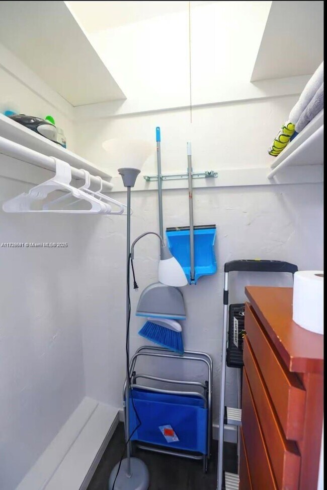 3710 Collins Ave in Miami Beach, FL - Building Photo - Building Photo