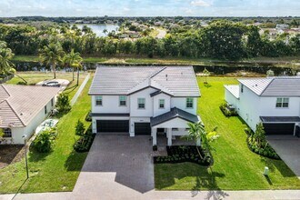 6843 Cobia Cir in Boynton Beach, FL - Foto de edificio - Building Photo