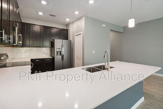 9419 Tecumseh Dr in Alafaya, FL - Foto de edificio - Building Photo