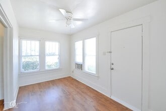 1329 S 11th St, Unit B in Abilene, TX - Foto de edificio - Building Photo