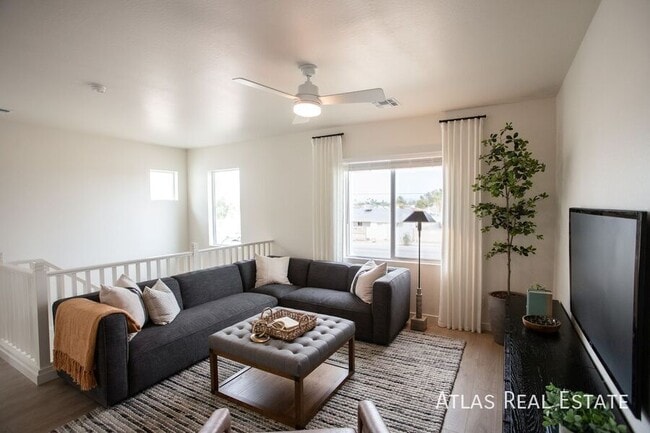 1120 W Villa Theresa Dr in Phoenix, AZ - Building Photo - Building Photo