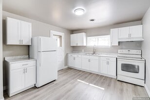 1001 Main Ave in Kaukauna, WI - Building Photo