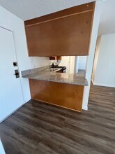 123 Mariposa N Ave, Unit 10 in Los Angeles, CA - Foto de edificio - Building Photo