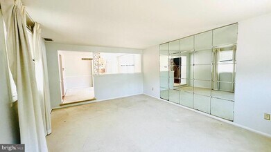 237 5th Ave in Cherry Hill Township, NJ - Foto de edificio - Building Photo