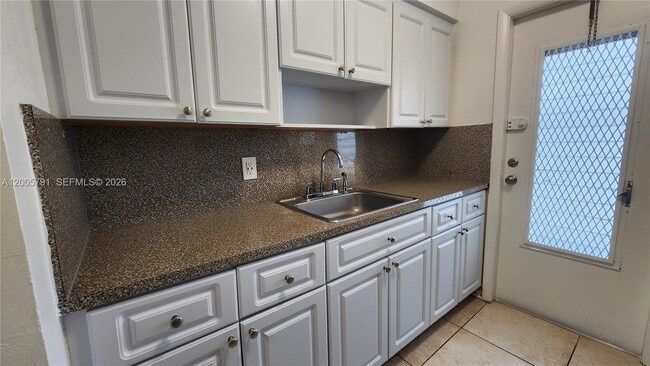 1231 Pennsylvania Ave in Miami Beach, FL - Building Photo - Building Photo