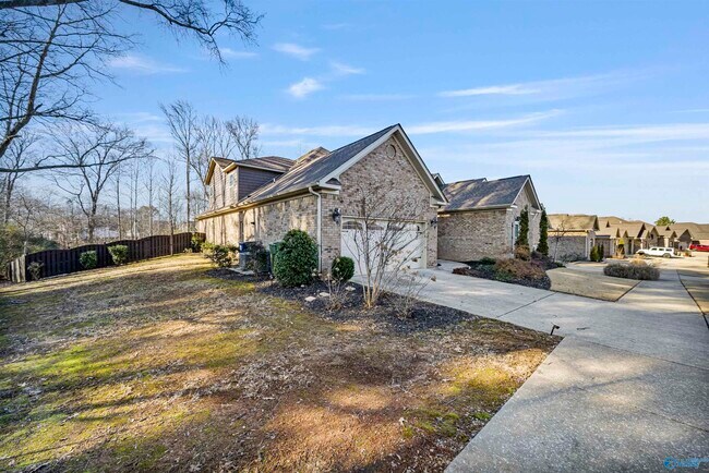 9434 Crysillas Dr in Madison, AL - Foto de edificio - Building Photo