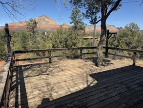 420 Arroyo Pinon Dr in Sedona, AZ - Foto de edificio - Building Photo