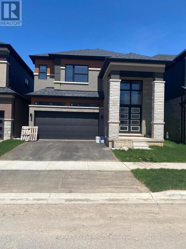10 Waldron St in Brantford, ON - Building Photo - Building Photo