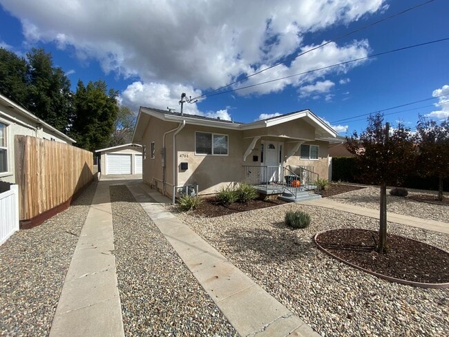 4759 Choctaw Dr in San Diego, CA - Building Photo - Building Photo