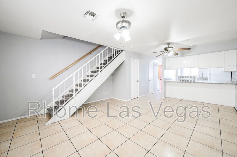 6922 Kepler Dr-Unit -Unit 2 in Las Vegas, NV - Building Photo