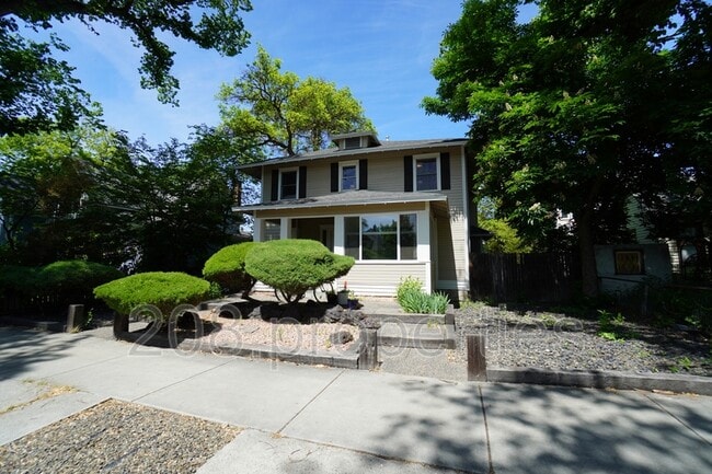 property at 612 E Jefferson St