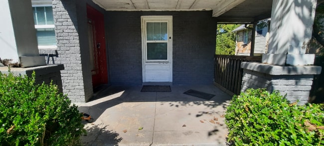 636 Benton Ave in Nashville, TN - Foto de edificio - Building Photo