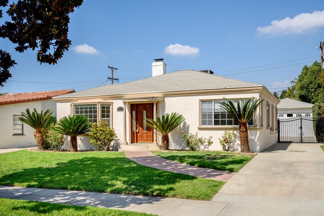 property at 905 Graynold Ave