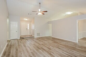 110 River Oaks Dr in Woodstock, GA - Building Photo - Building Photo