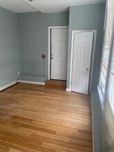 8 Maple St, Unit 2 in Henniker, NH - Building Photo - Building Photo