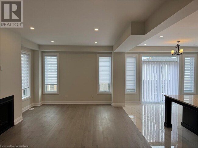 550 Balsam Poplar St in Waterloo, ON - Building Photo - Building Photo