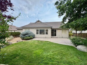 3308 Forest View Ln in Reno, NV - Building Photo - Building Photo