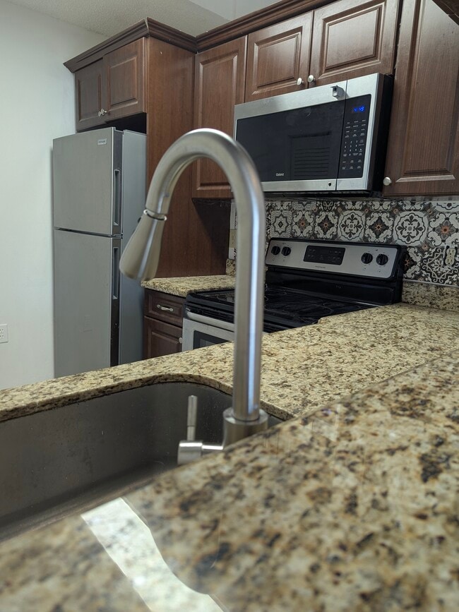 property at 18203 Glenmoor Dr