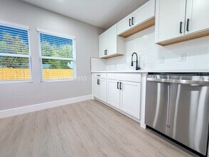 6159 Westover St in Houston, TX - Building Photo - Building Photo