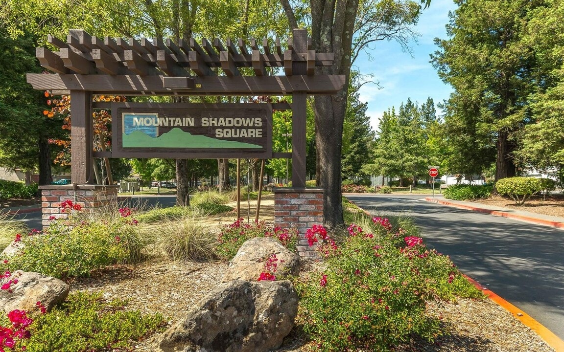 80 Francis Cir in Rohnert Park, CA - Building Photo