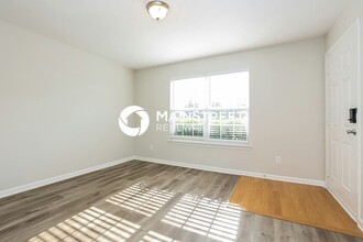 132 Oak Valley Cir in Smyrna, TN - Foto de edificio - Building Photo