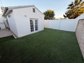 6511 Clybourn Ave in North Hollywood, CA - Building Photo - Building Photo