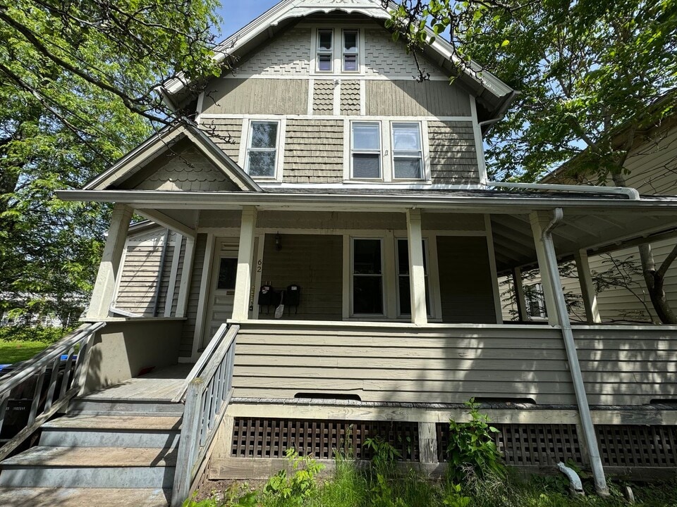 62 Grand St in Middletown, CT - Building Photo