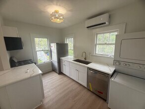 618 7th Ave N, Unit Top Floor Unit B in St. Petersburg, FL - Foto de edificio - Building Photo