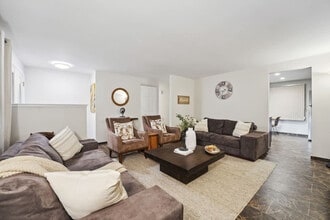 720 Kemah Ln in Schaumburg, IL - Building Photo - Building Photo