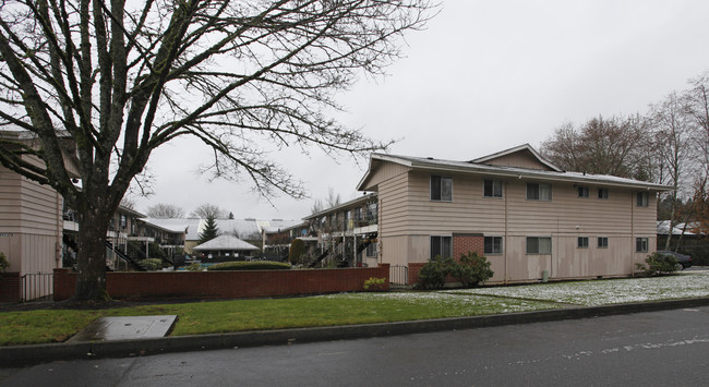Raleigh Manor Apartments Phase I in Portland, OR - Foto de edificio - Building Photo