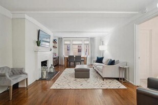 66 W 12th St in New York, NY - Building Photo