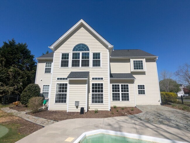 7894 Woodmere Dr in Harrisburg, NC - Building Photo - Building Photo