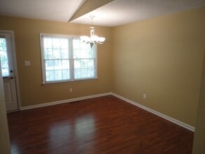 933 Magnolia Ridge Way in Fuquay Varina, NC - Foto de edificio - Building Photo