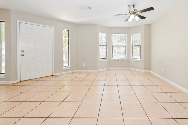 2923 La Estancia Ln in Houston, TX - Building Photo - Building Photo