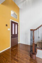 910 Waterside Dr in Euless, TX - Building Photo - Building Photo