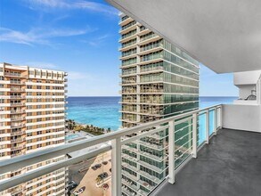 2030 S Ocean Dr, Unit 2024 in Hallandale Beach, FL - Foto de edificio - Building Photo