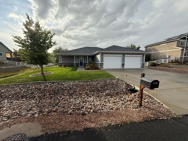 1119 Green Ridge Dr