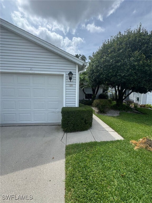 120 Quail Forest Blvd in Naples, FL - Building Photo - Building Photo