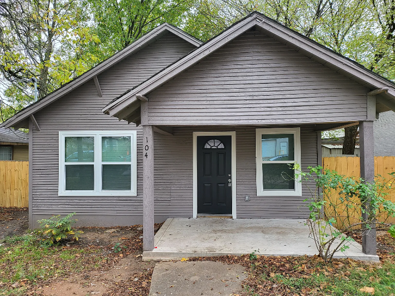 104 N Cleveland Ave in Sherman, TX - Building Photo