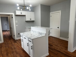 2412 Summer Ave in Waco, TX - Foto de edificio - Building Photo