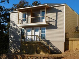 621 Poplar St in Van Buren, AR - Building Photo